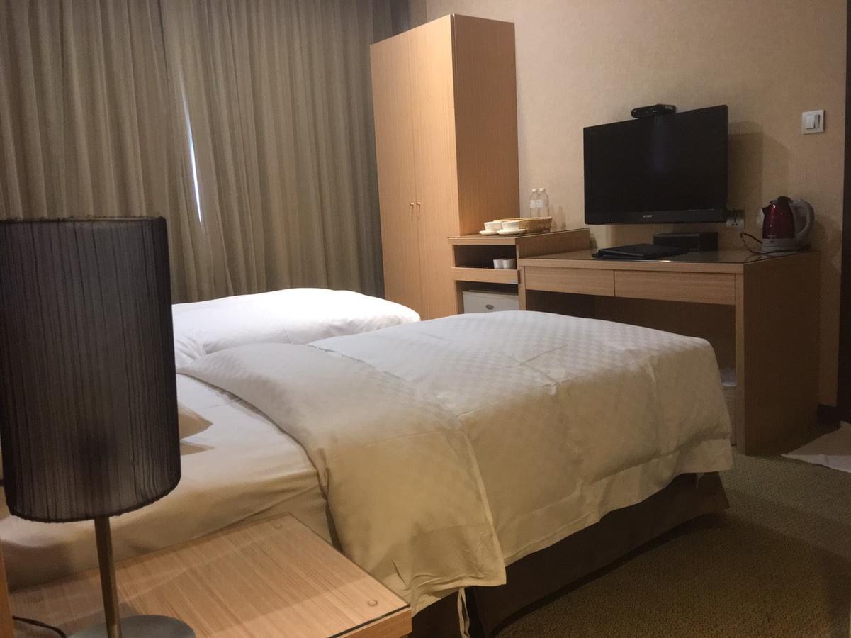 The Metro Hotel Тайчжун Экстерьер фото