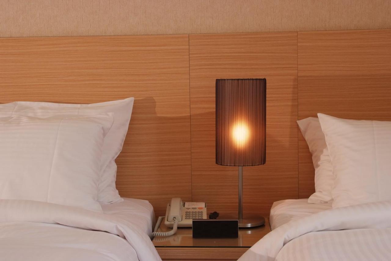 The Metro Hotel Тайчжун Экстерьер фото